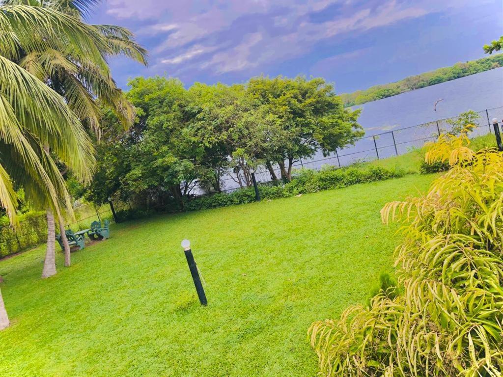 Serenity Lake Resort Yala Тіссамахарама Екстер'єр фото